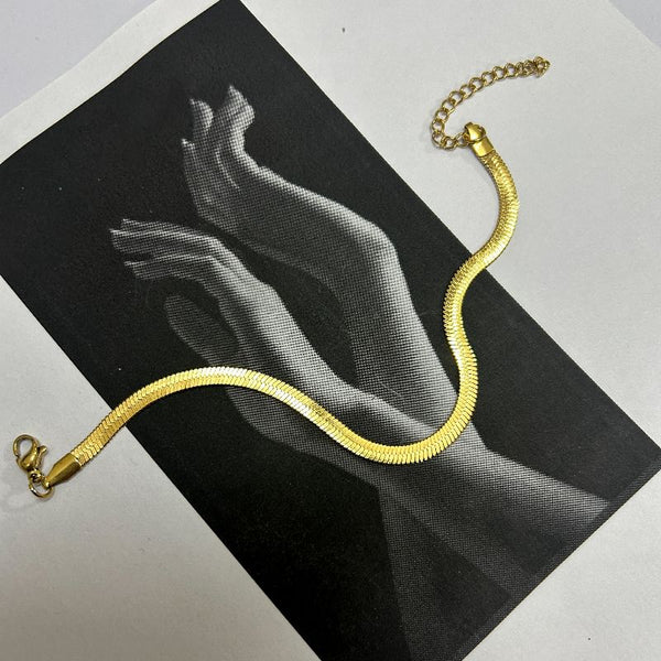 Sleek Chain Bracelet
